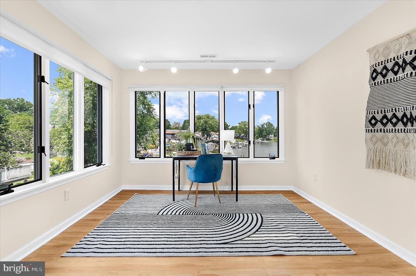 35 Neptune Drive photo 41