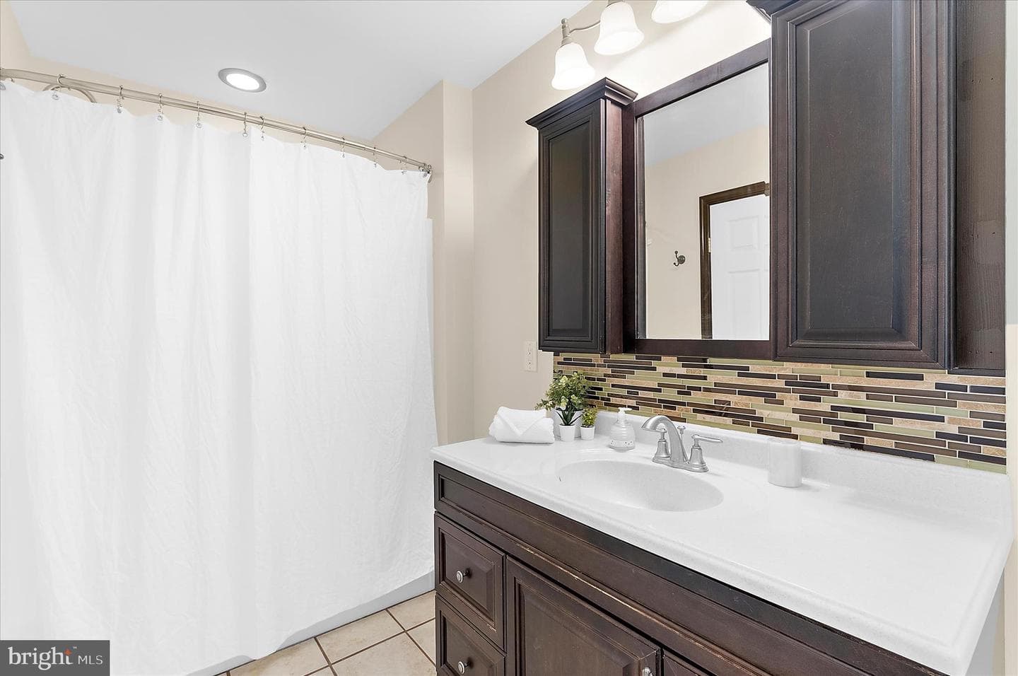 35 Neptune Drive photo 43