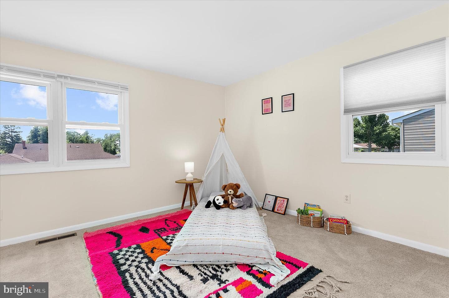 35 Neptune Drive photo 44