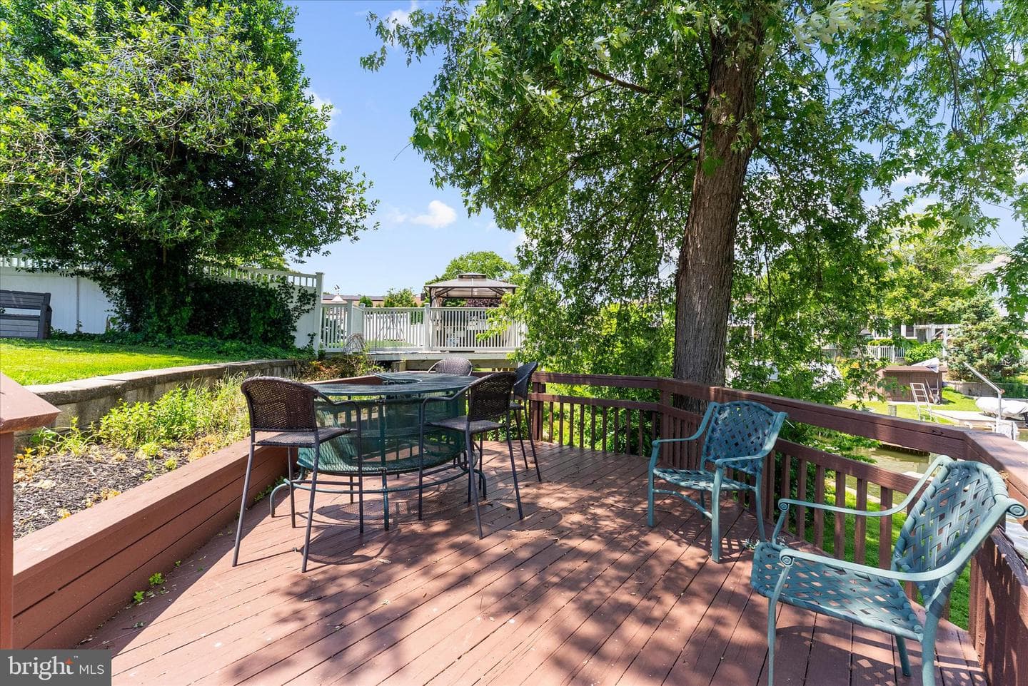 35 Neptune Drive photo 60