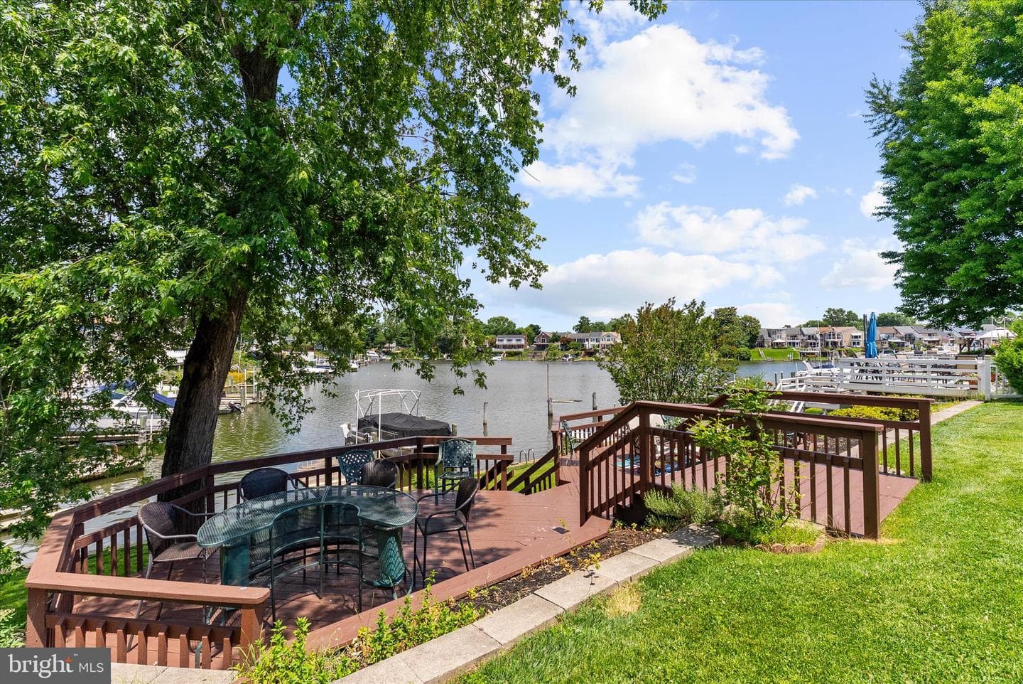 35 Neptune Drive photo 61