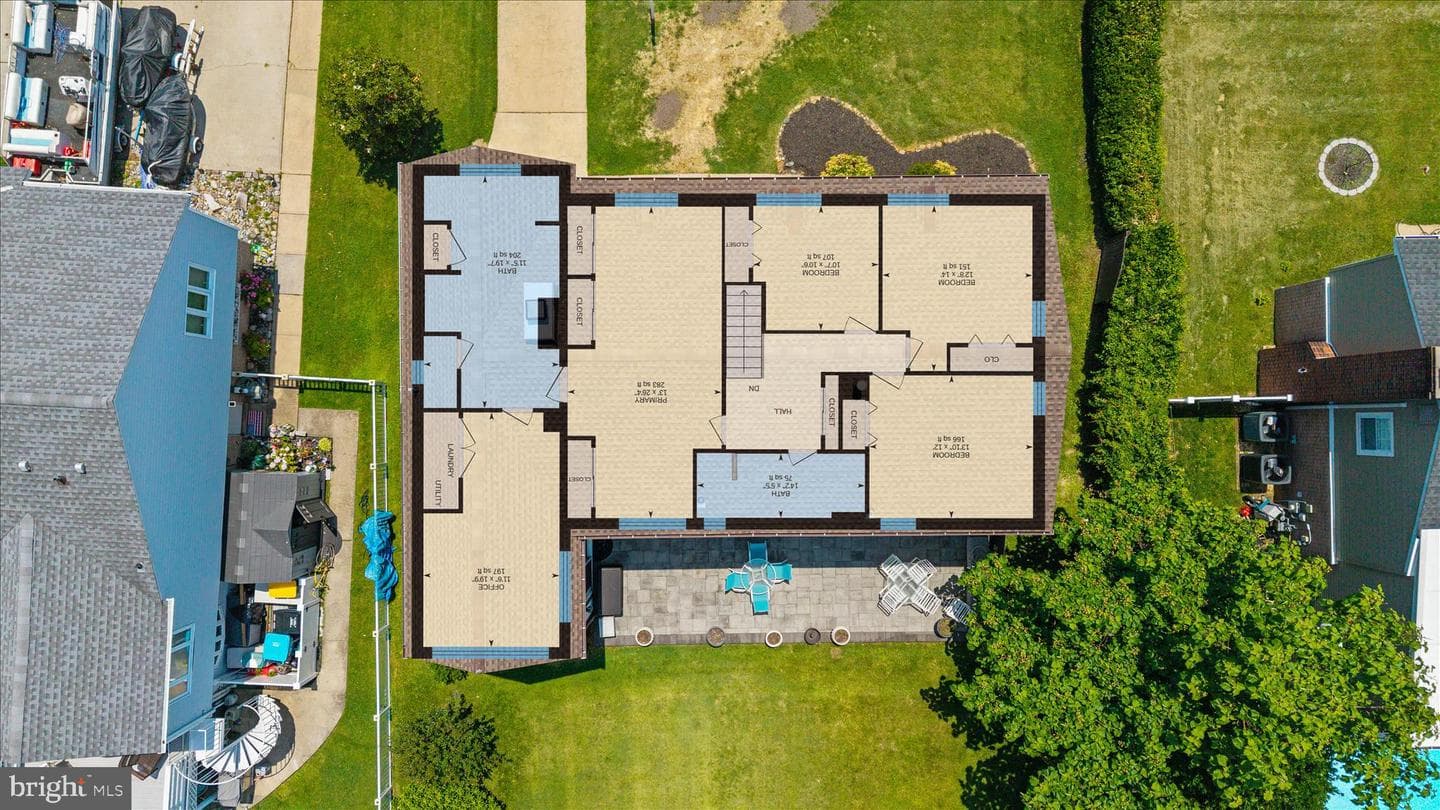 35 Neptune Drive photo 82