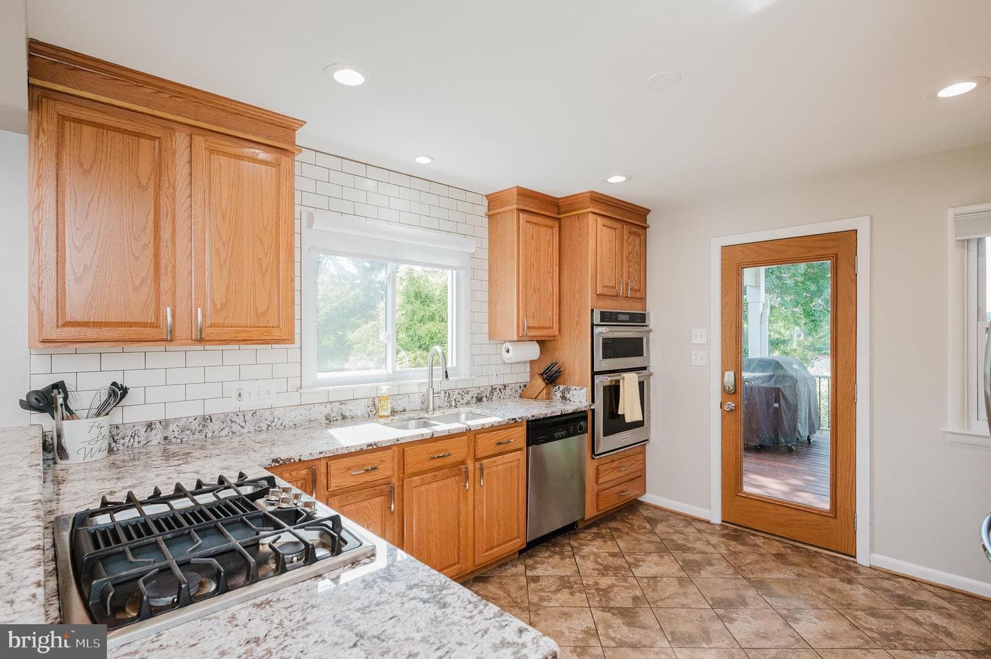 504 Plumtree Road photo 13