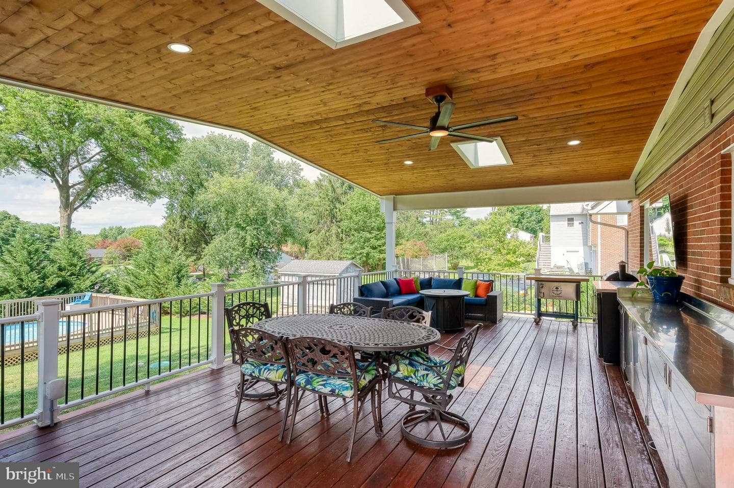 504 Plumtree Road photo 38