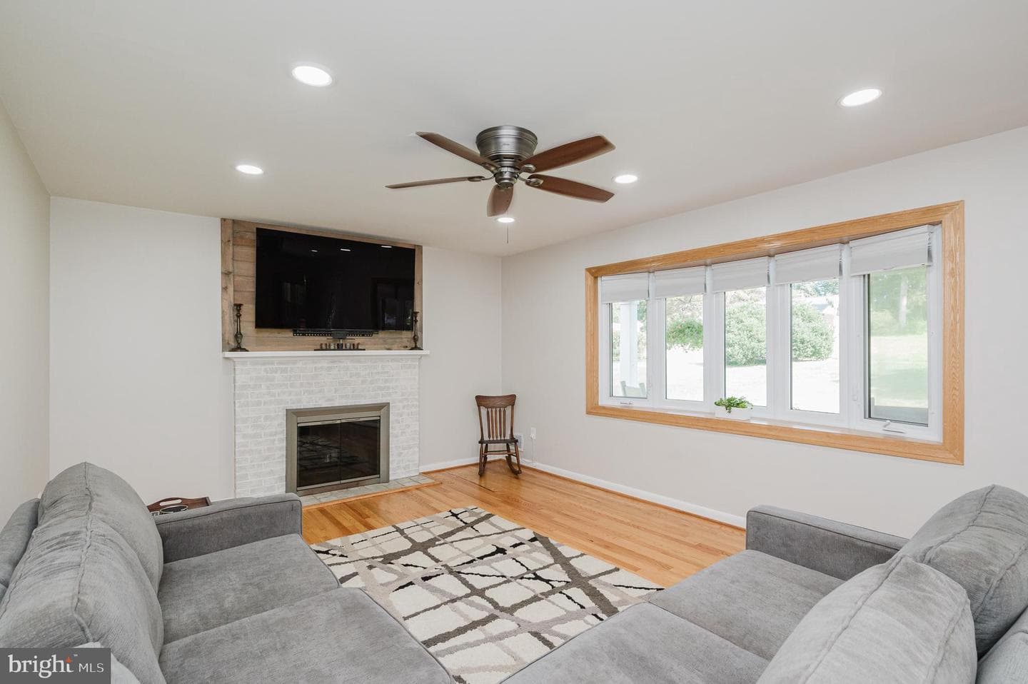 504 Plumtree Road photo 7