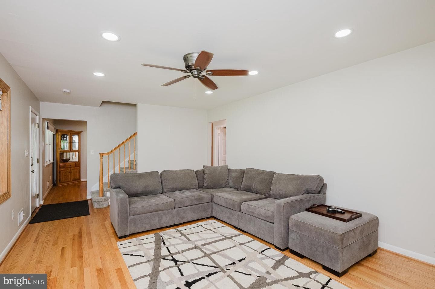 504 Plumtree Road photo 9