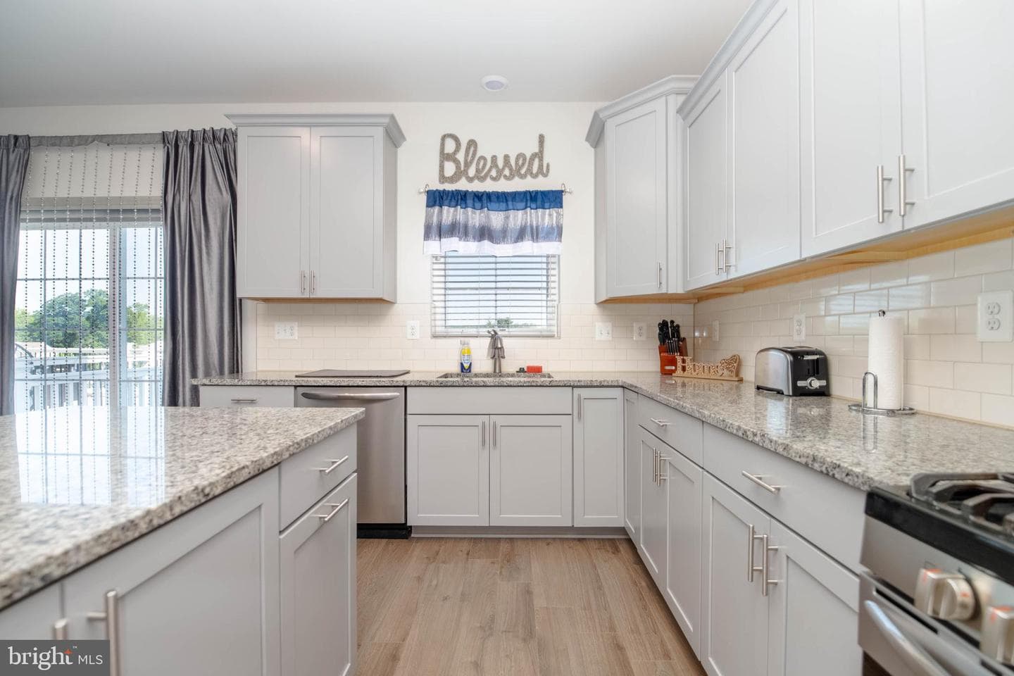 1414 Onnesta Court photo 5