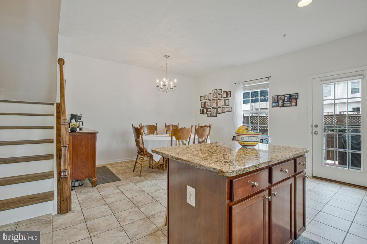 610 Snowberry Way photo 10