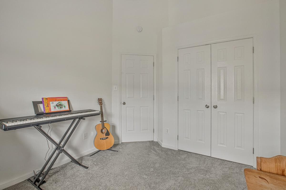 610 Snowberry Way photo 16