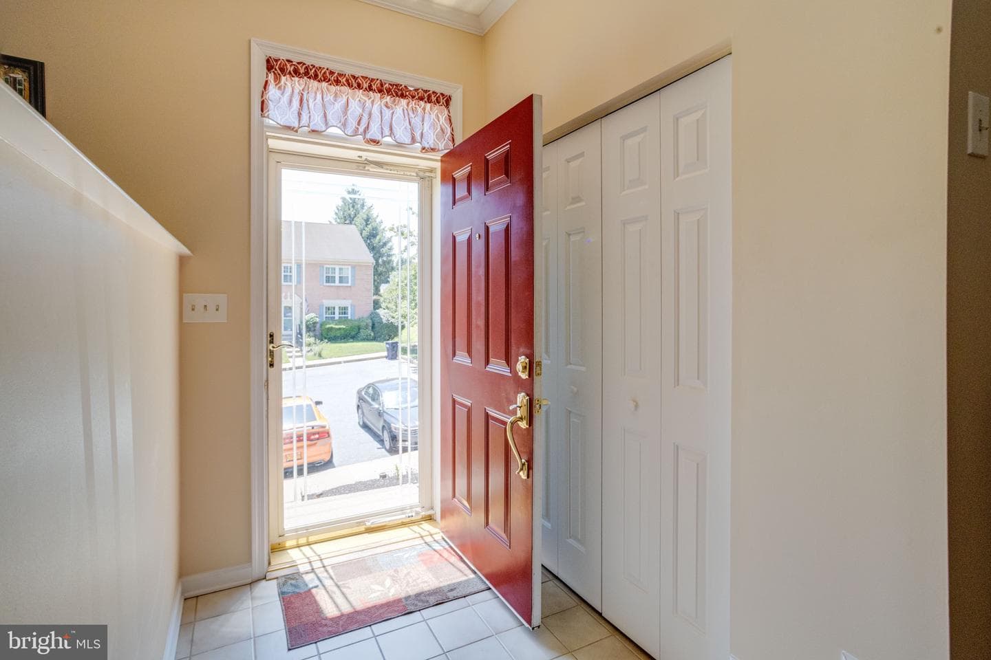 1410 Valbrook Court S photo 3