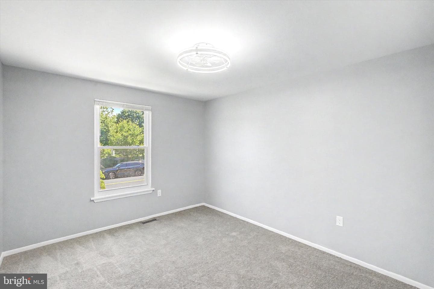 958 Edmund Street photo 13