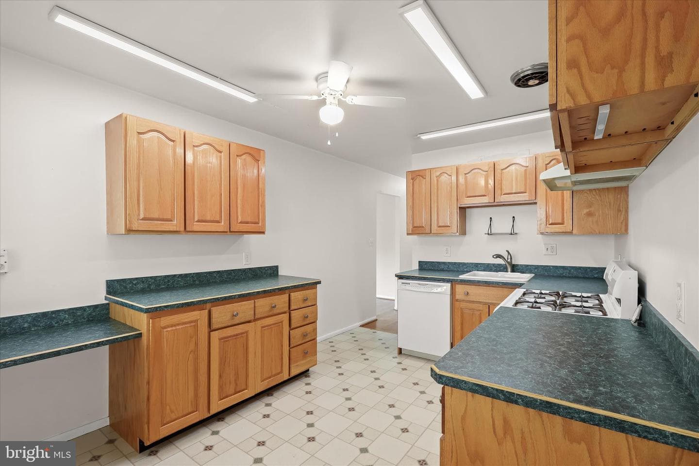 12 Vermont Place photo 14