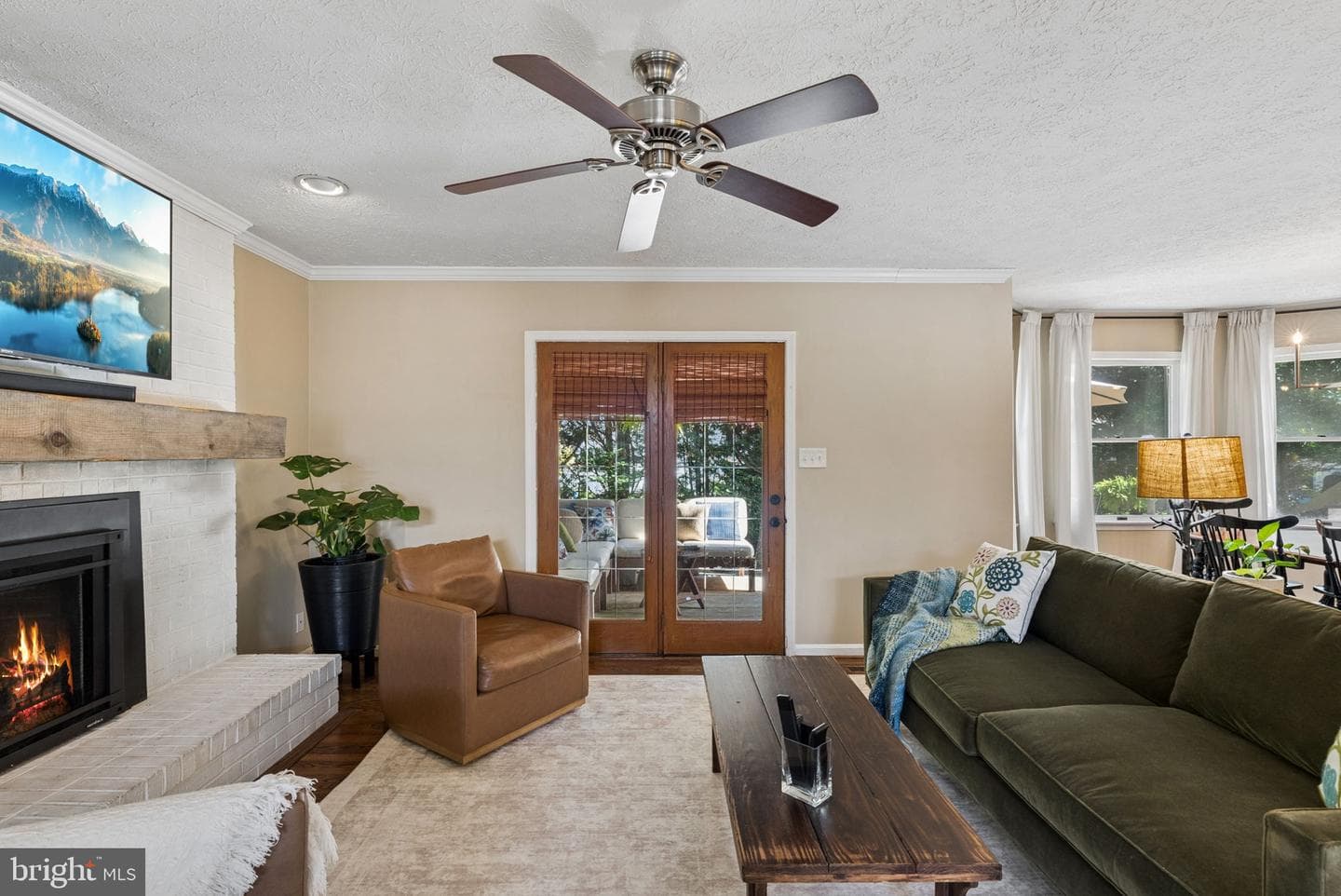 404 Crofton Court photo 17