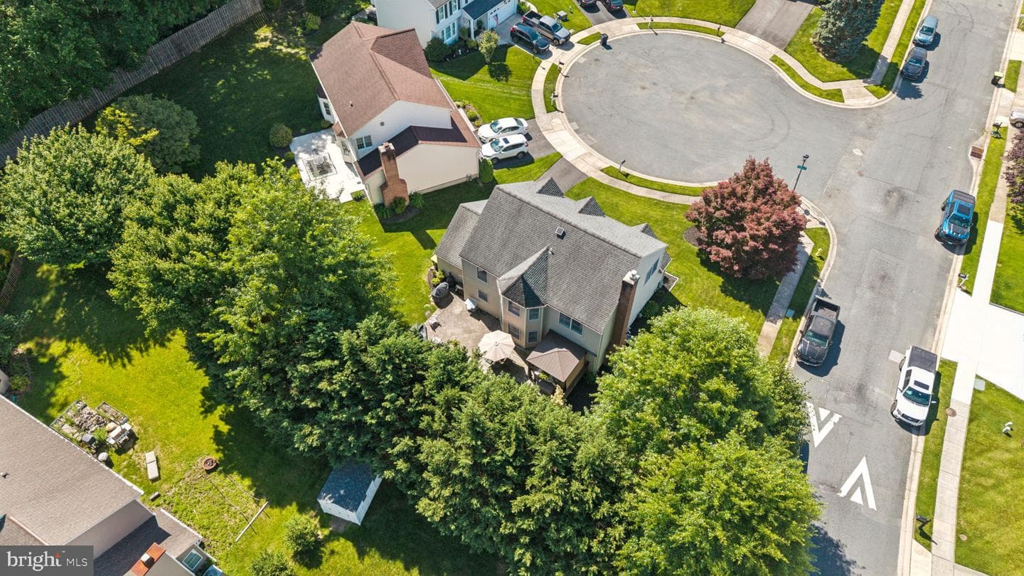 404 Crofton Court photo 41
