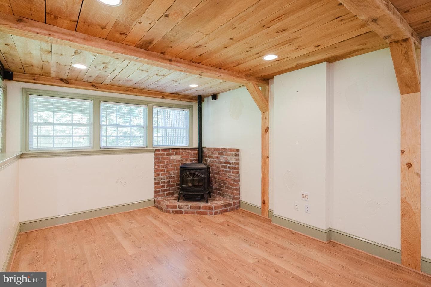 312 Betty Court photo 7