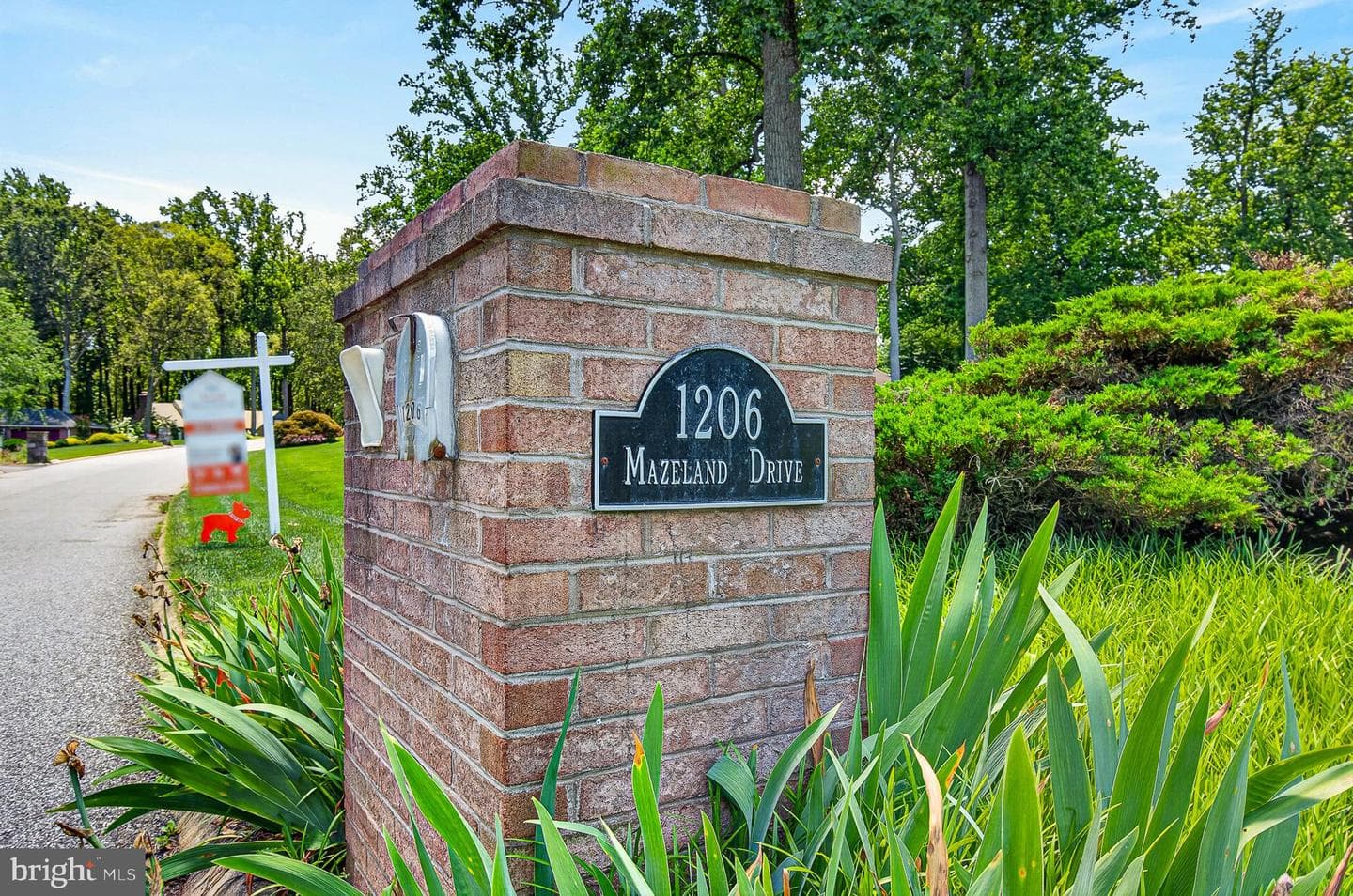 1206 Mazeland Drive photo 4