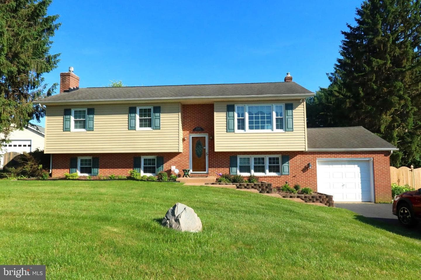 2505 Tally Ho Drive