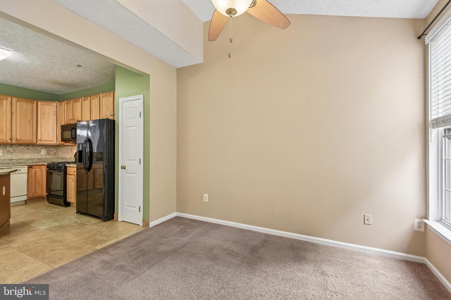 413 Foreland Garth photo 18