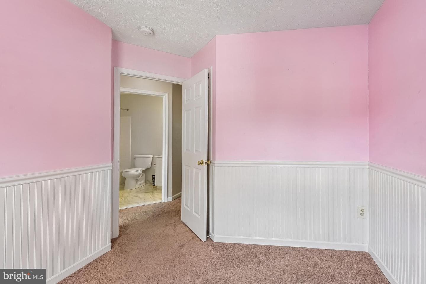 413 Foreland Garth photo 25