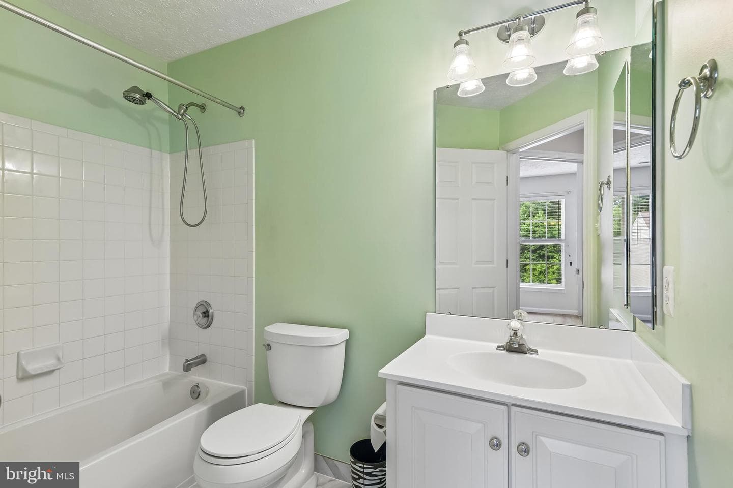 413 Foreland Garth photo 28