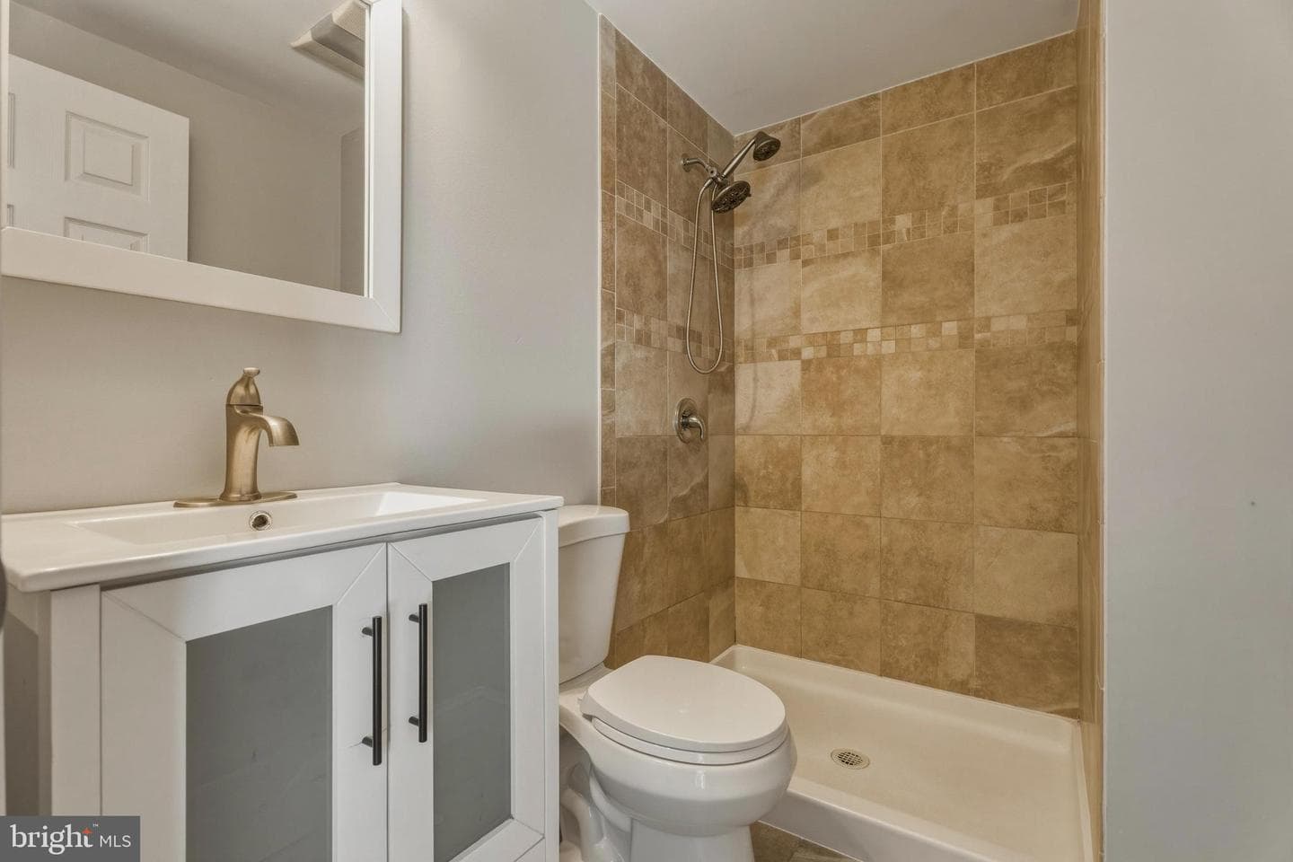 2043 Rushmore Court photo 17
