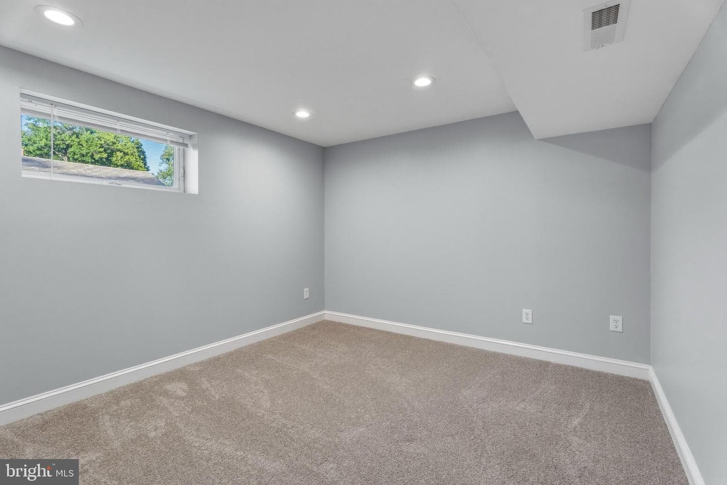 2043 Rushmore Court photo 32
