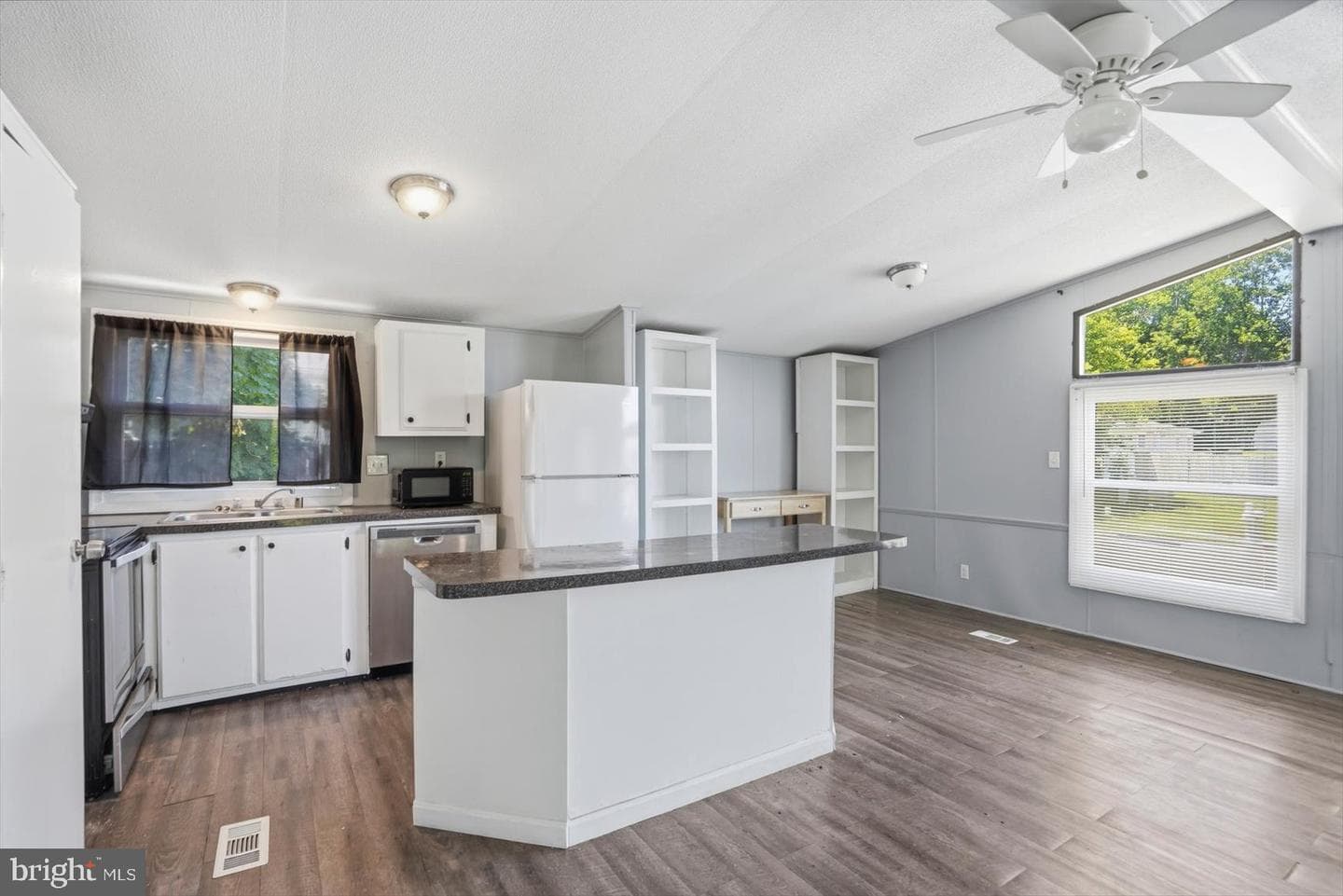 4015 Timothy Drive photo 10