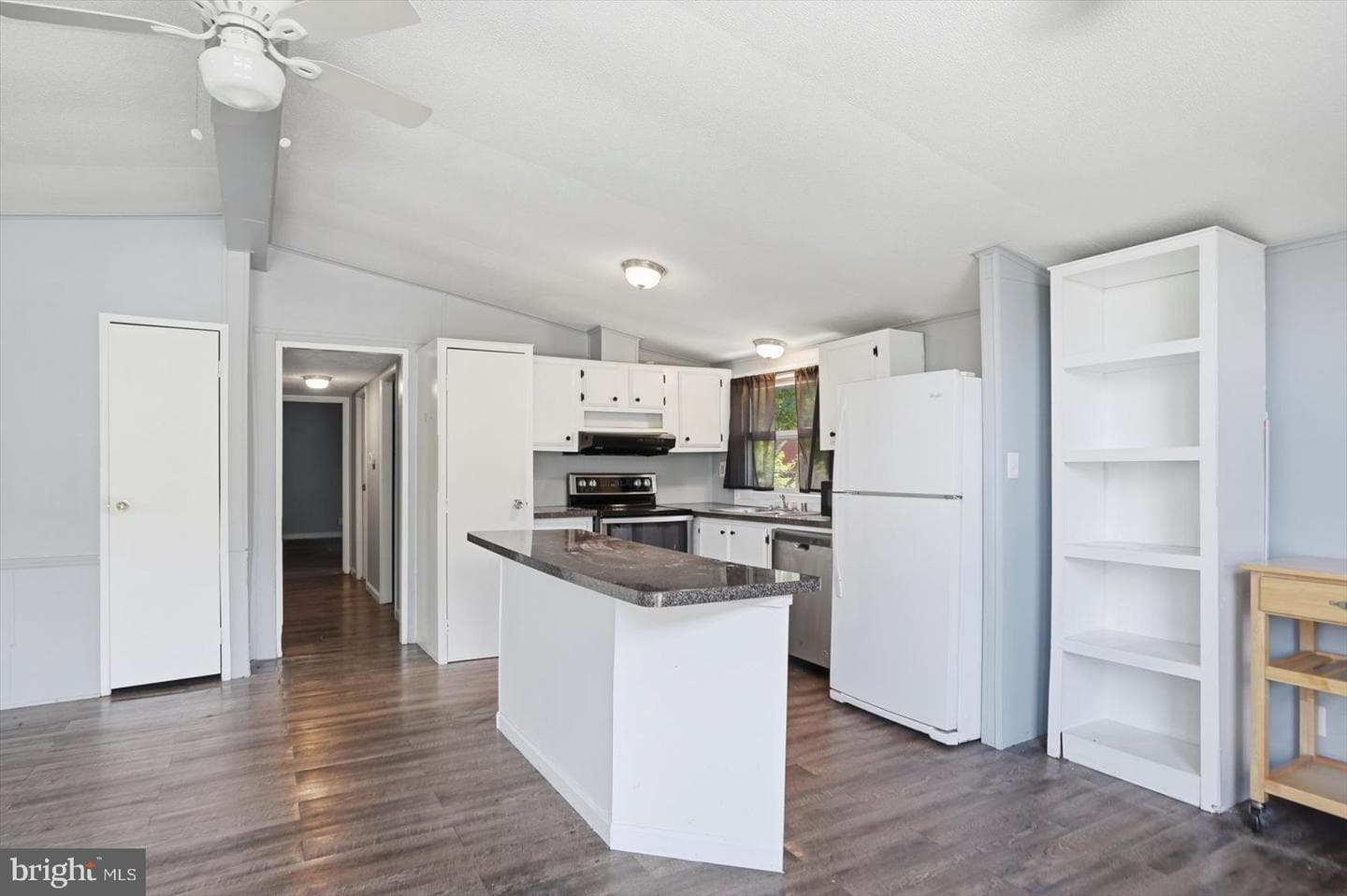 4015 Timothy Drive photo 13