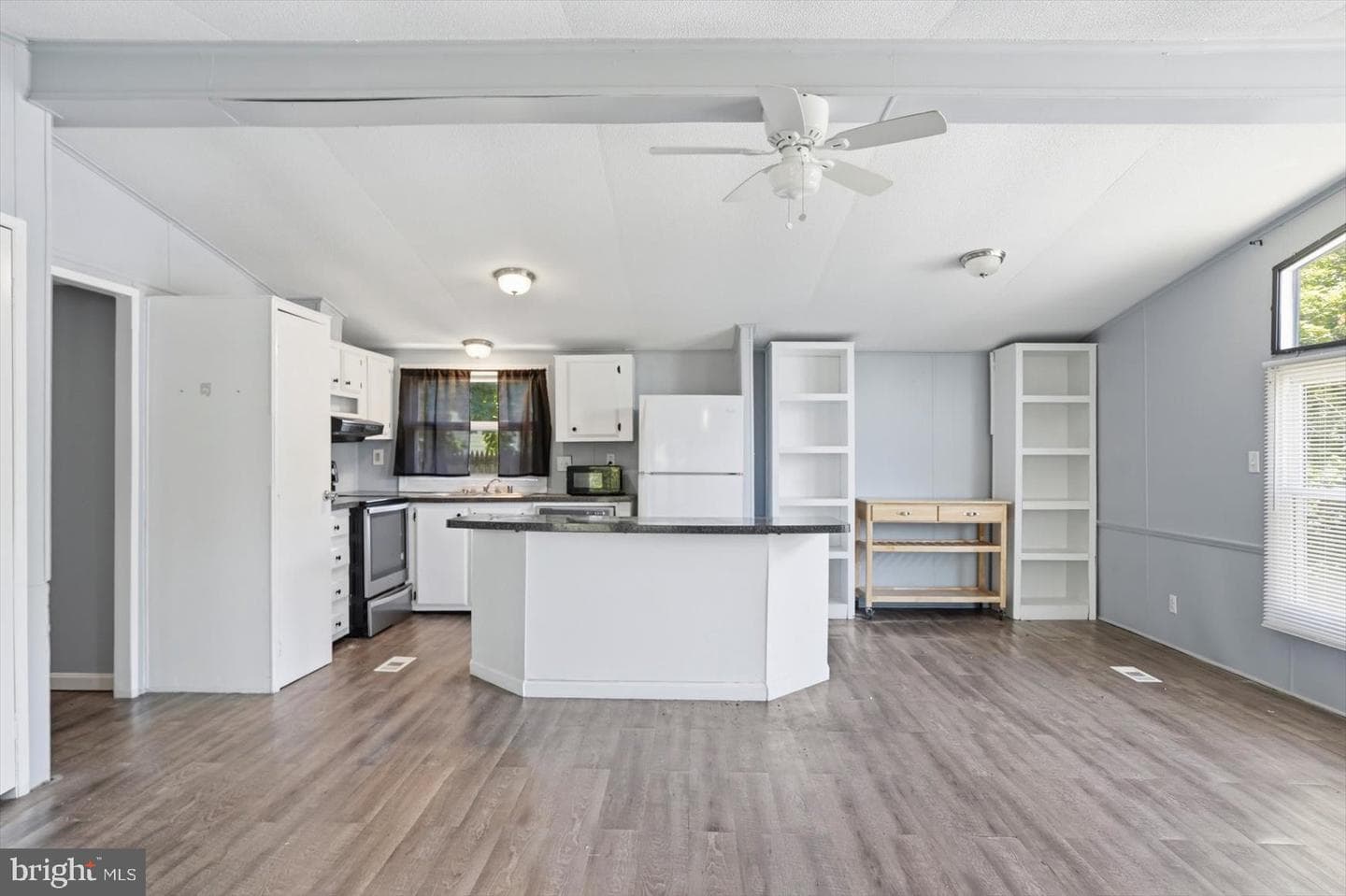 4015 Timothy Drive photo 3