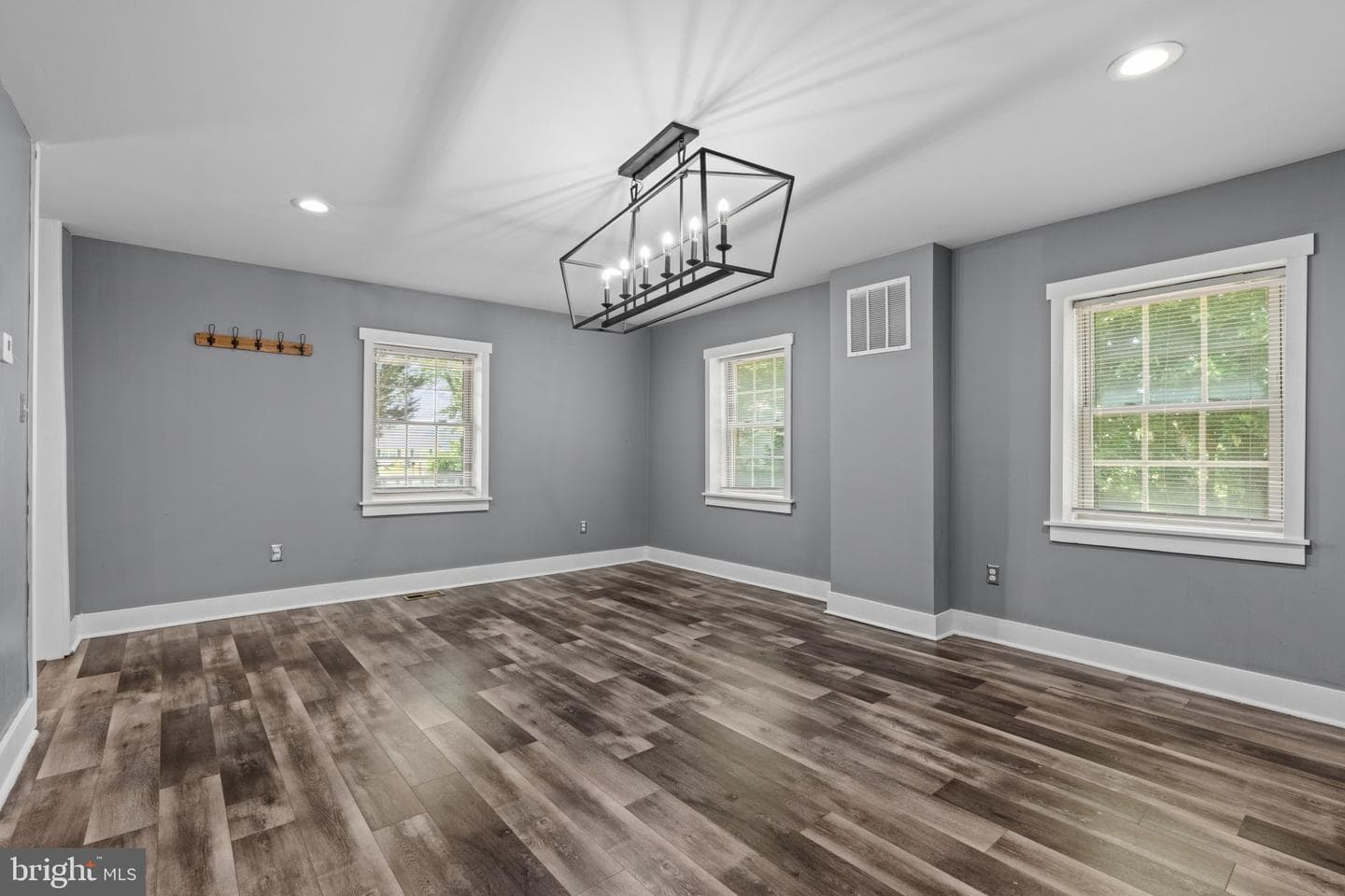 303 Irish Lane photo 11