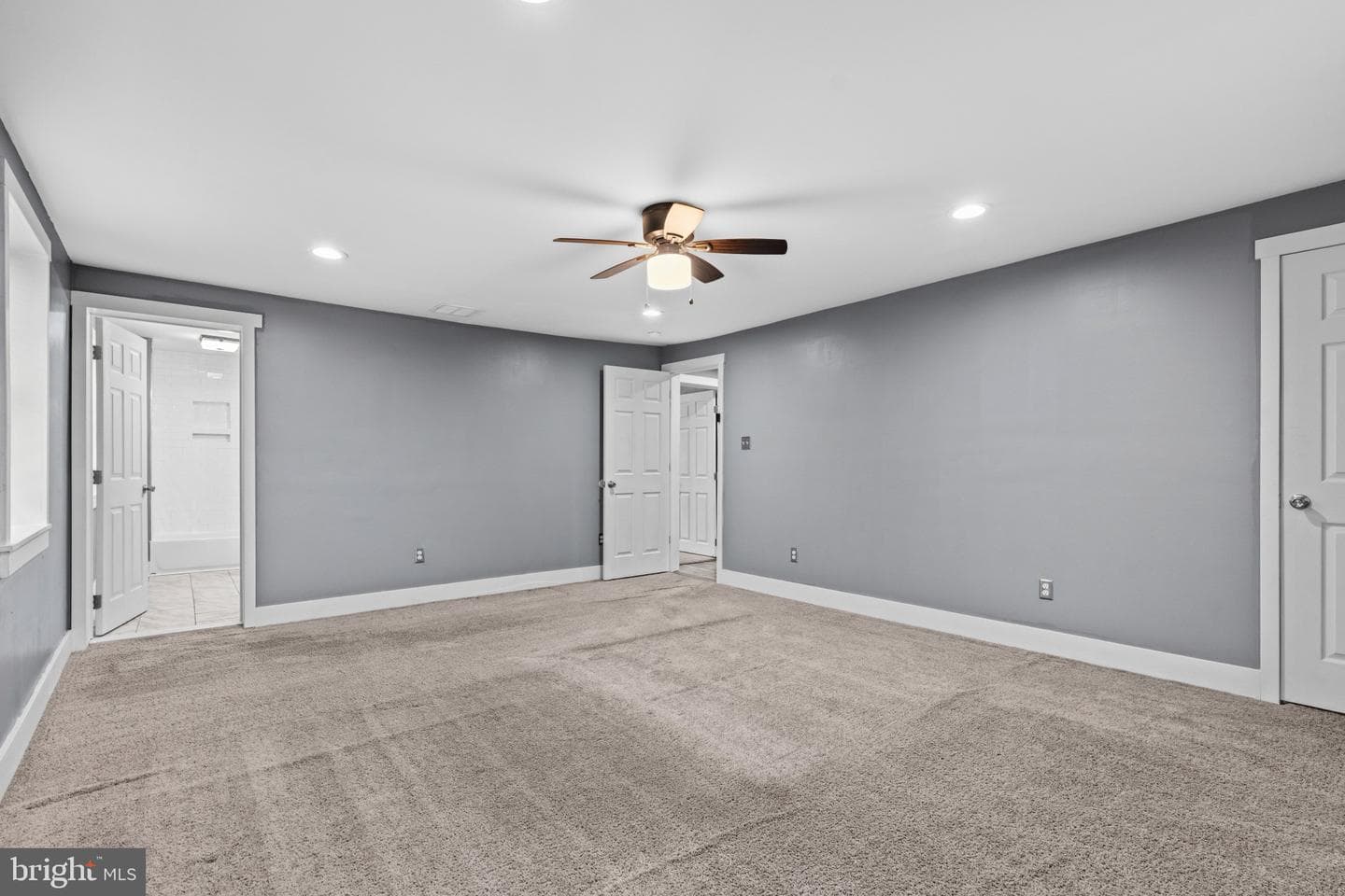 303 Irish Lane photo 17