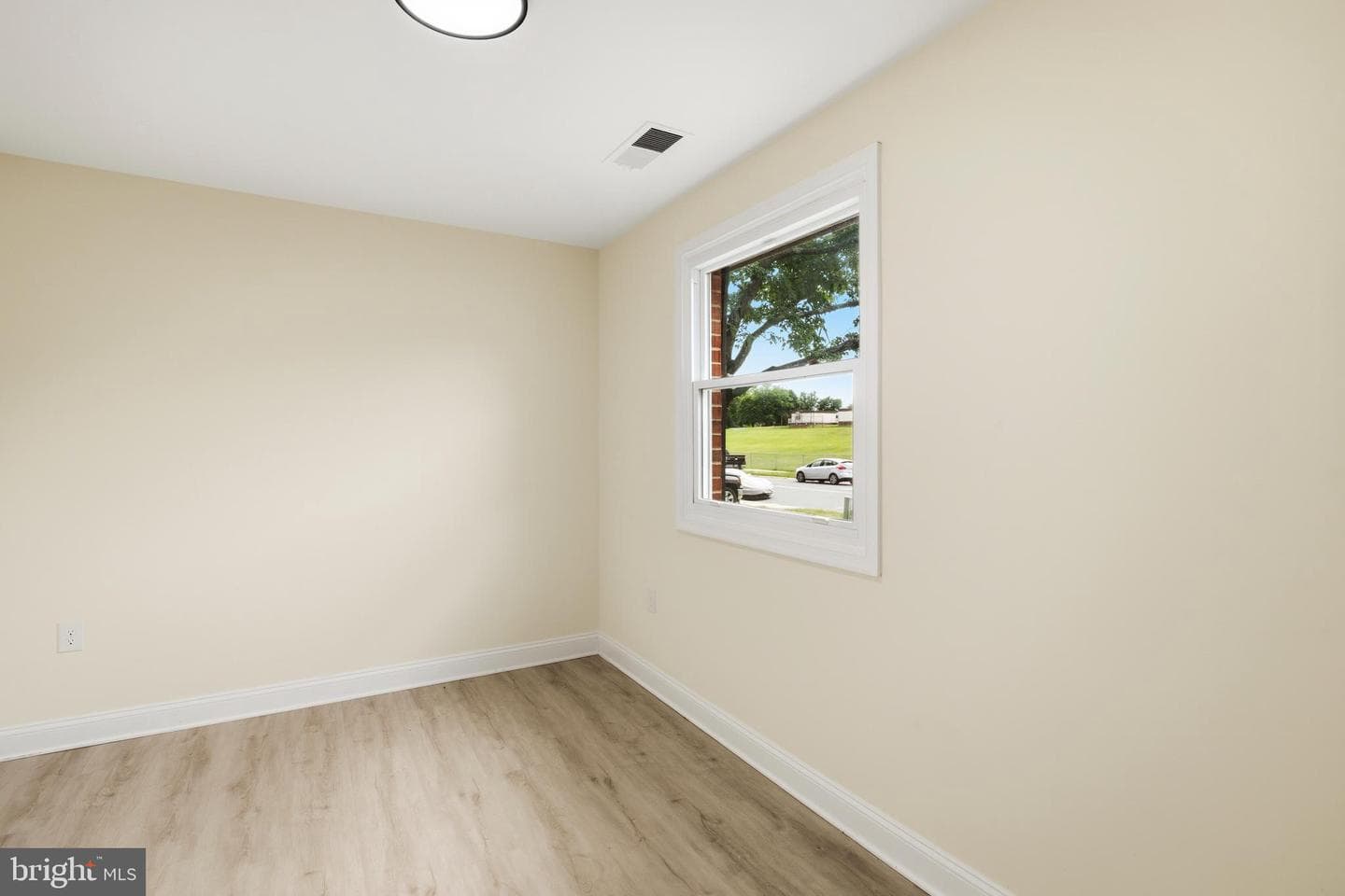 225 Haverhill Road photo 10