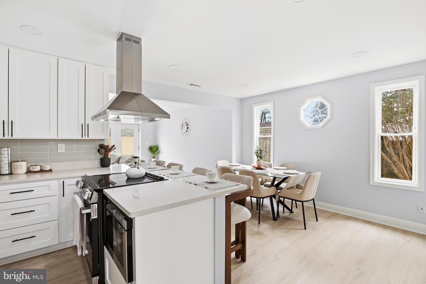 225 Haverhill Road photo 3