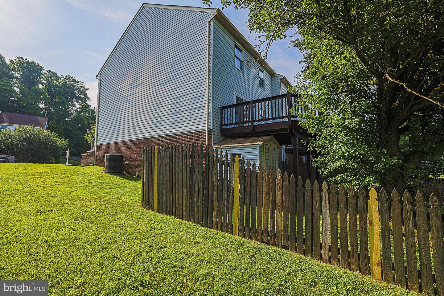 906 Buckland Place photo 4