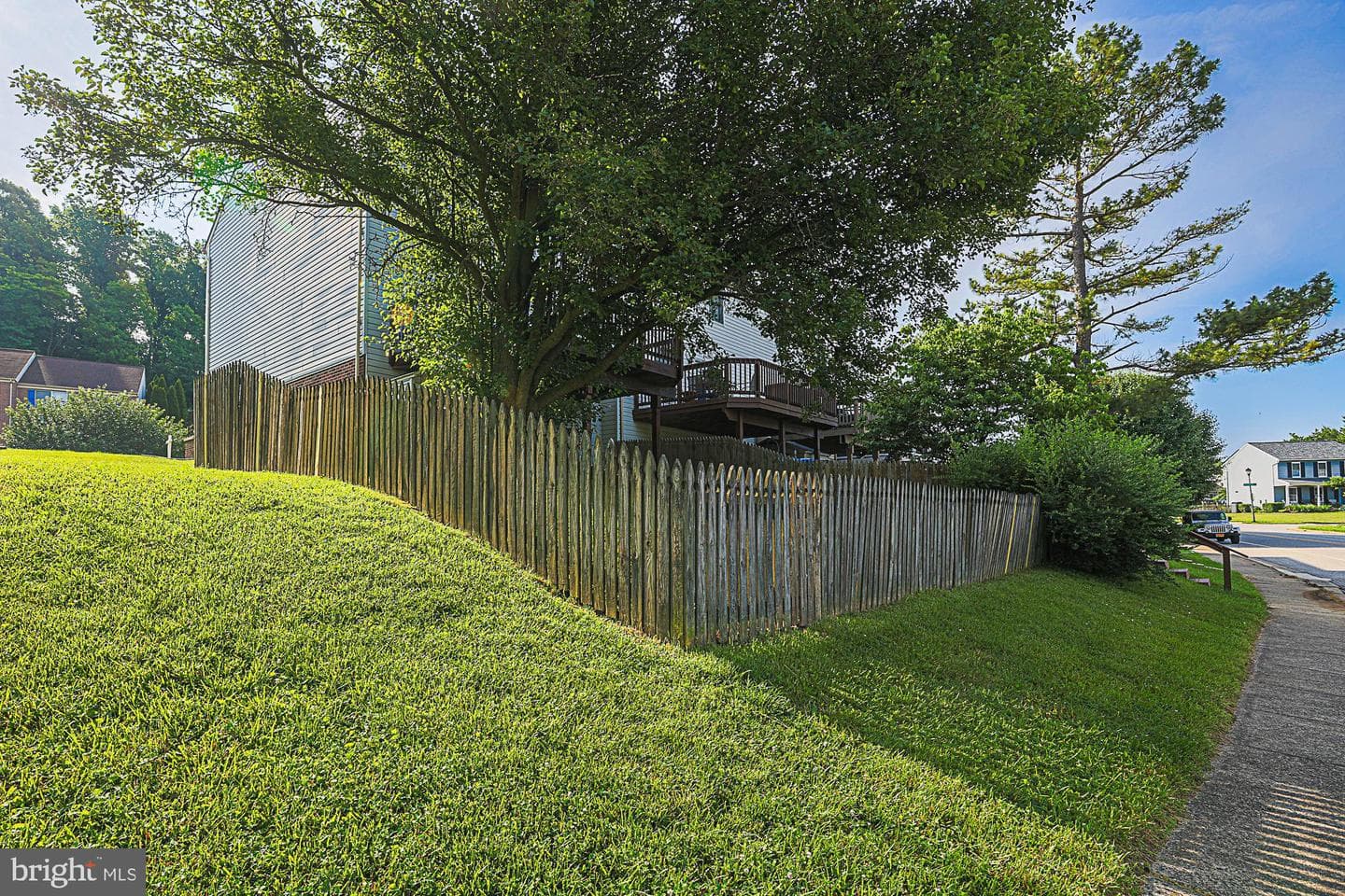 906 Buckland Place photo 5
