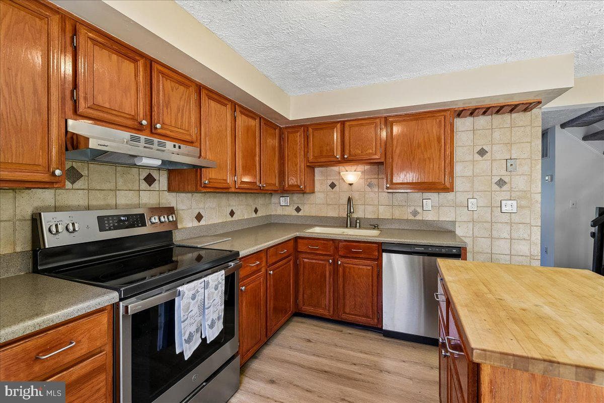 3113 Holly Berry Court photo 12