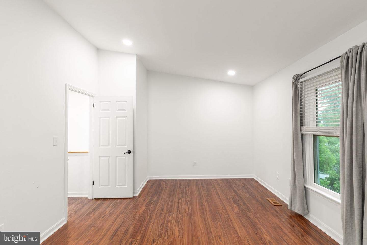 51 Oak Crest Court photo 12