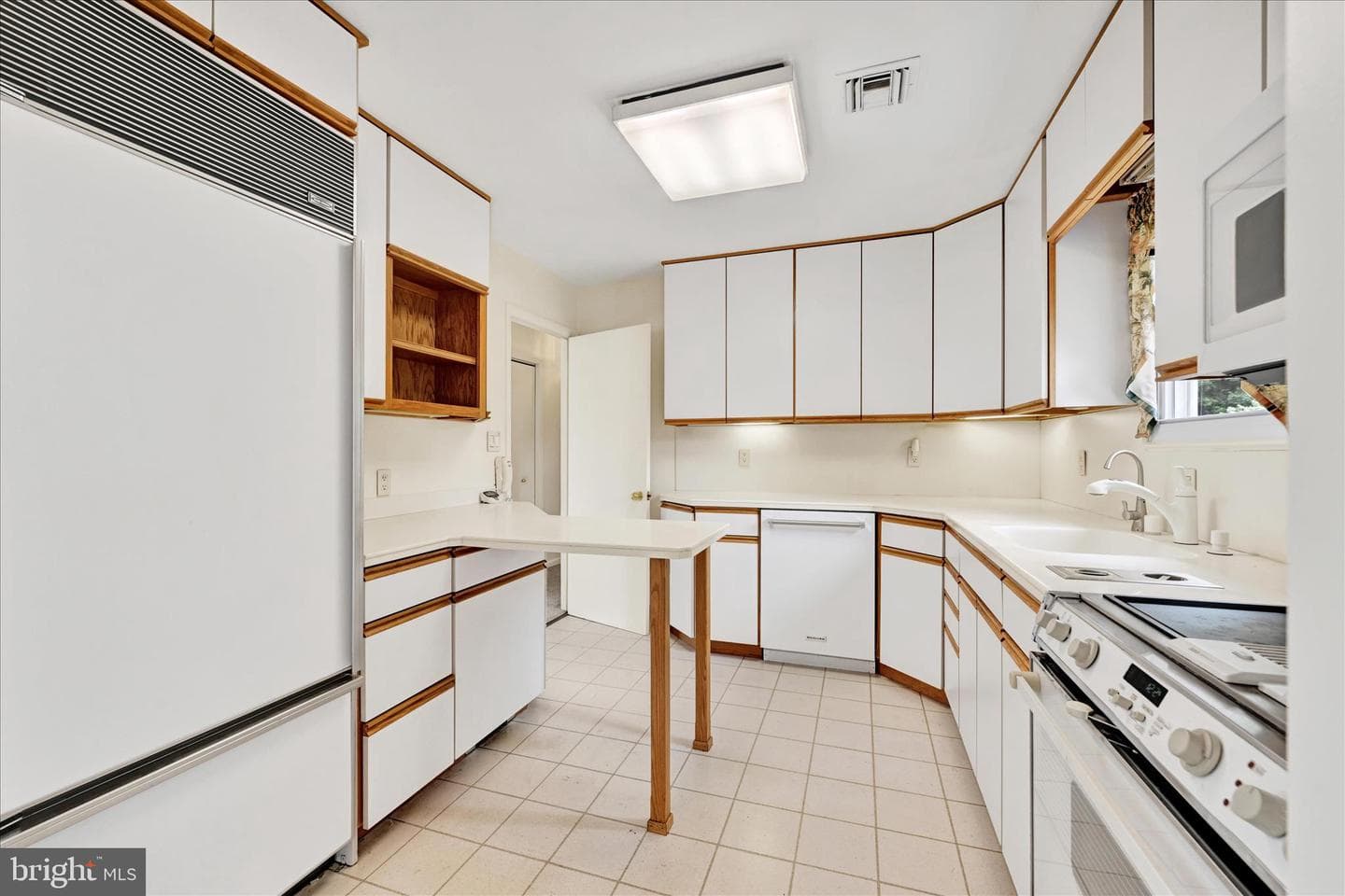 1502 Meadow Court photo 32