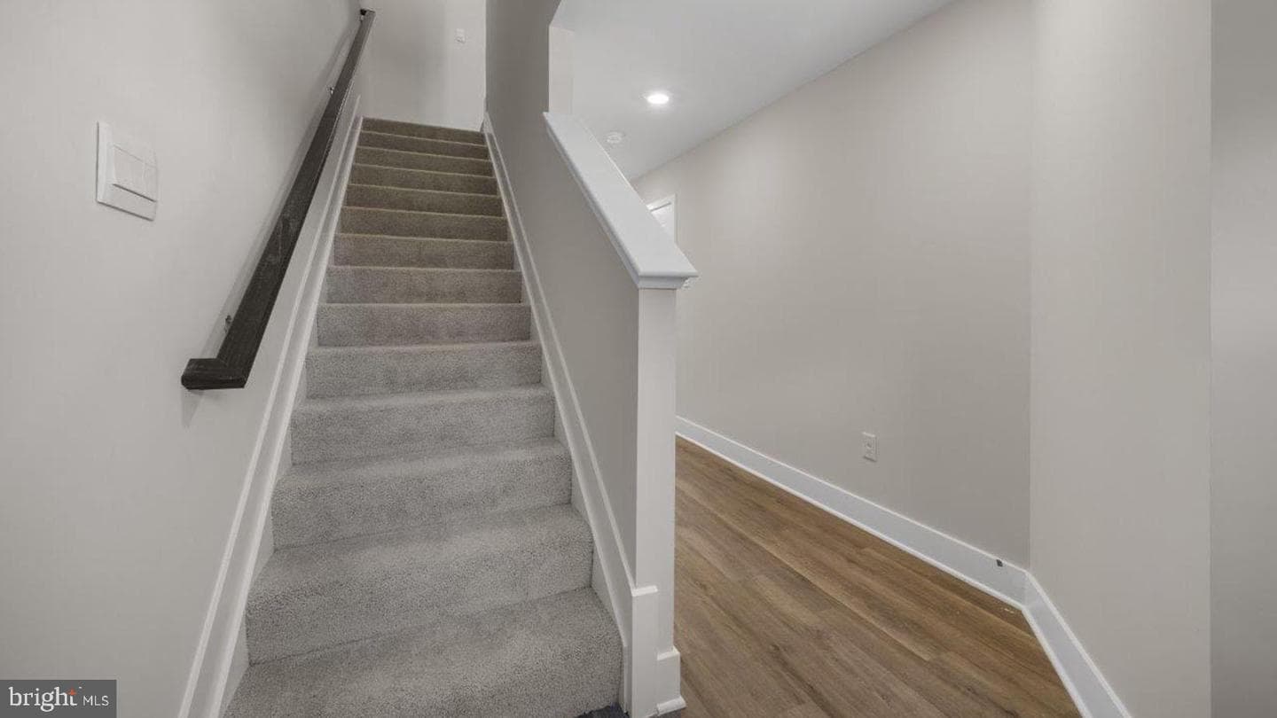 363 Hackley Drive photo 11