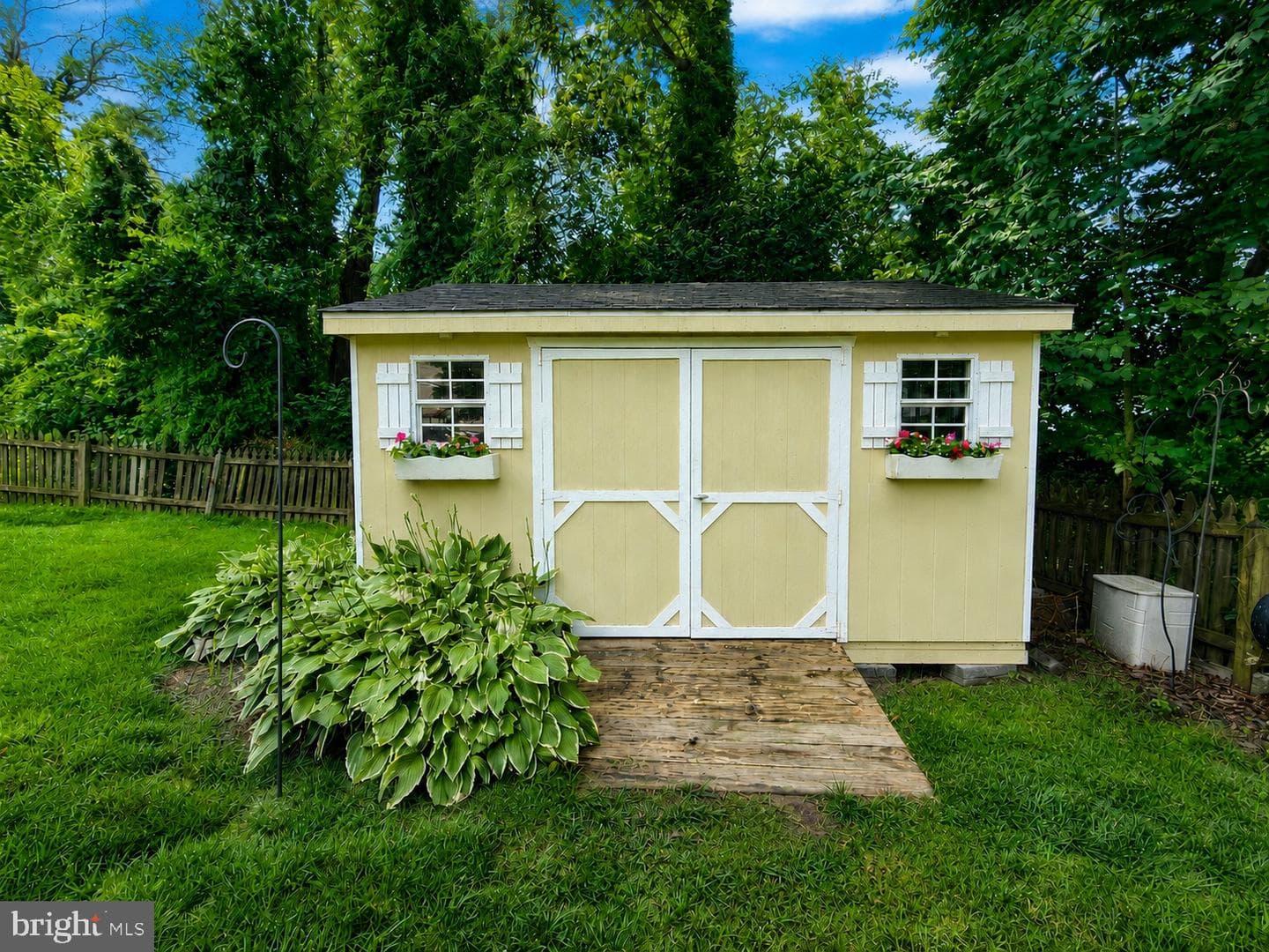 400 S Fountain Green Road photo 25