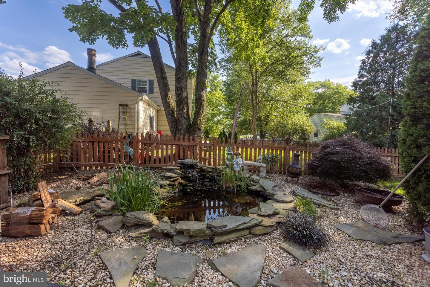 218 Garnett Road photo 5