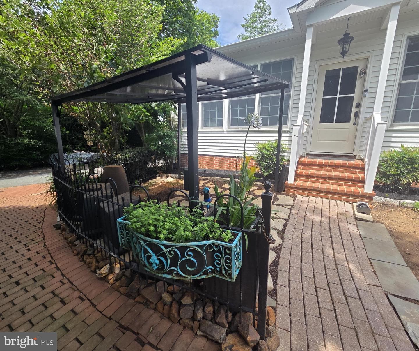 613 Roland Avenue photo 10