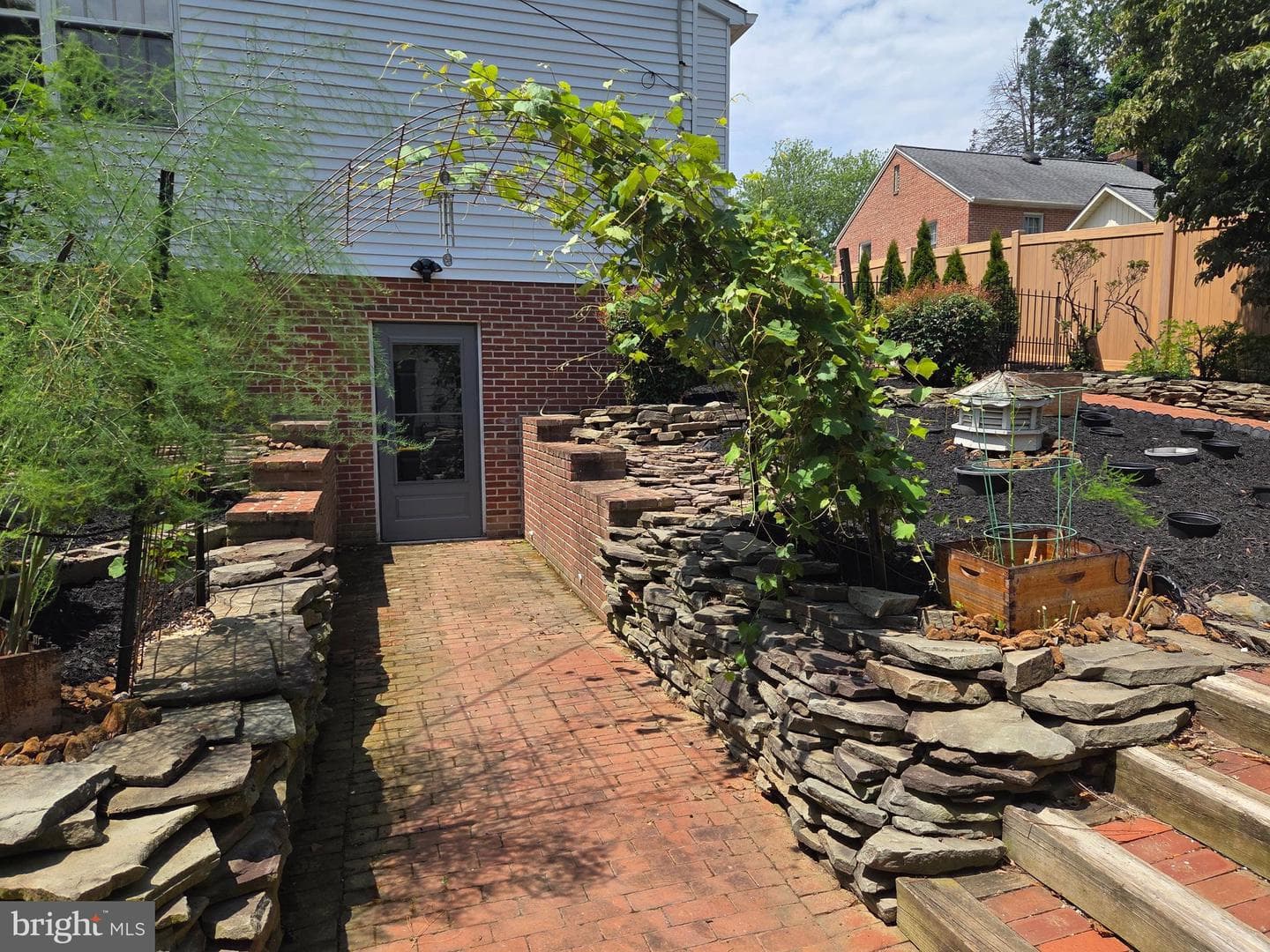 613 Roland Avenue photo 77