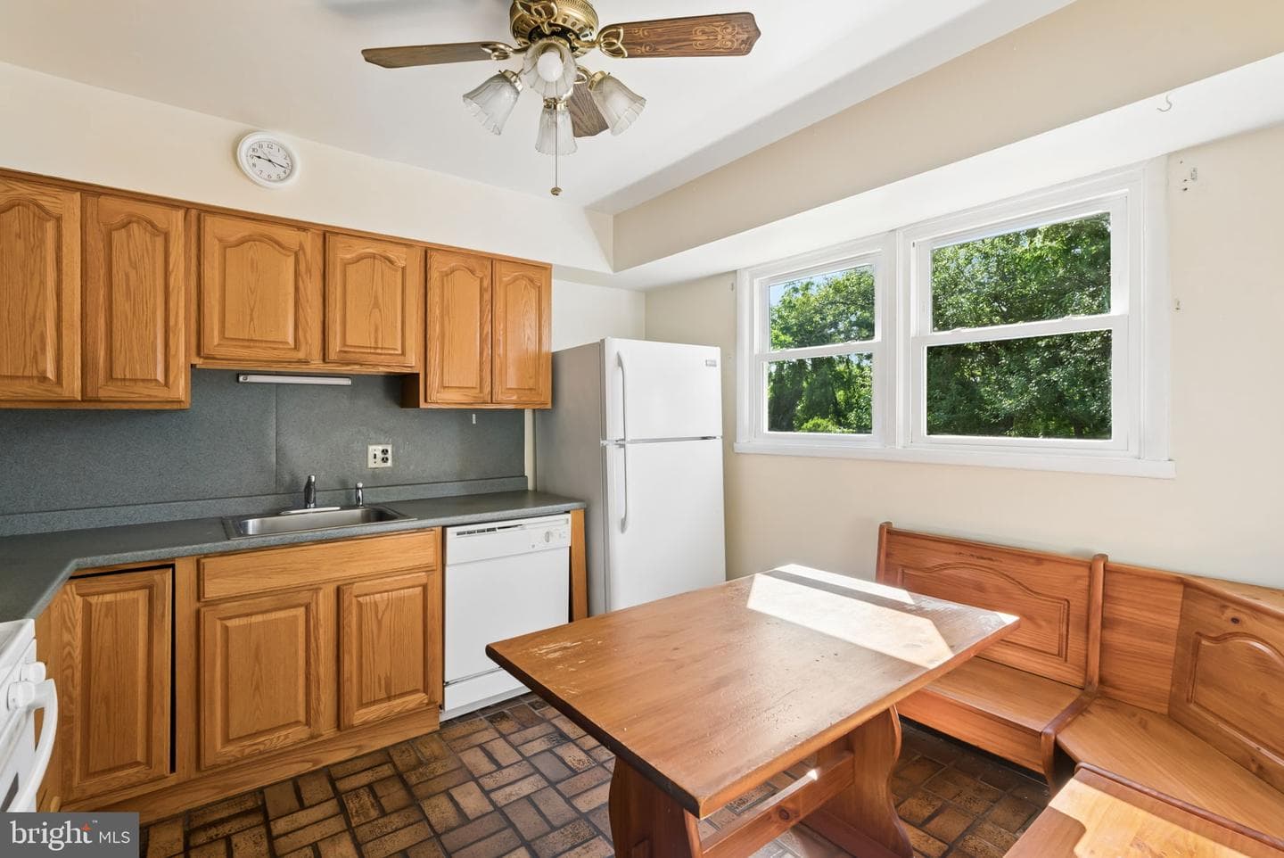 209 Bright Oaks Drive photo 12