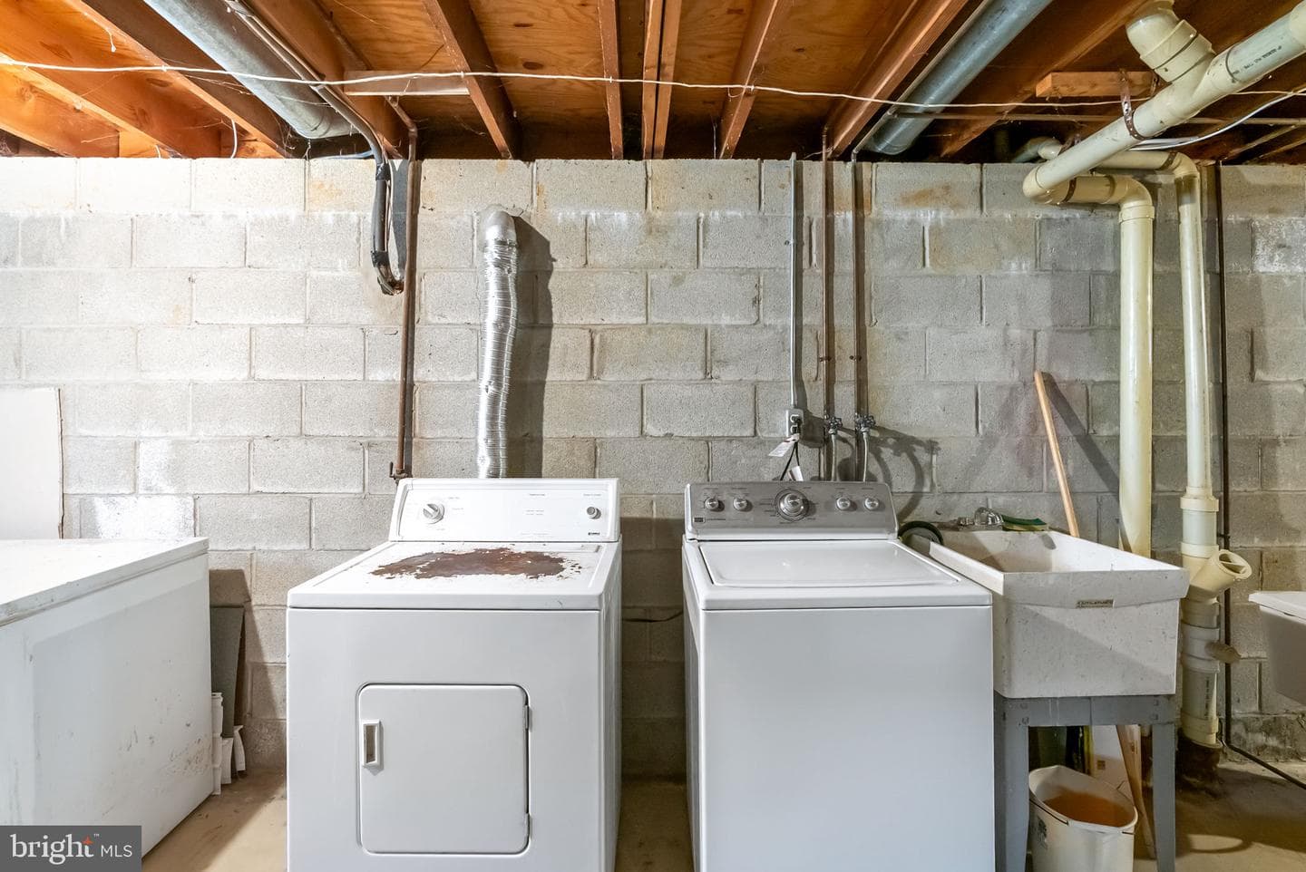209 Bright Oaks Drive photo 35