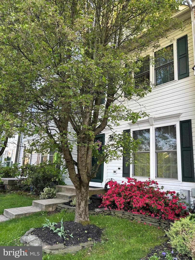 749 Shallow Ridge Court photo 3