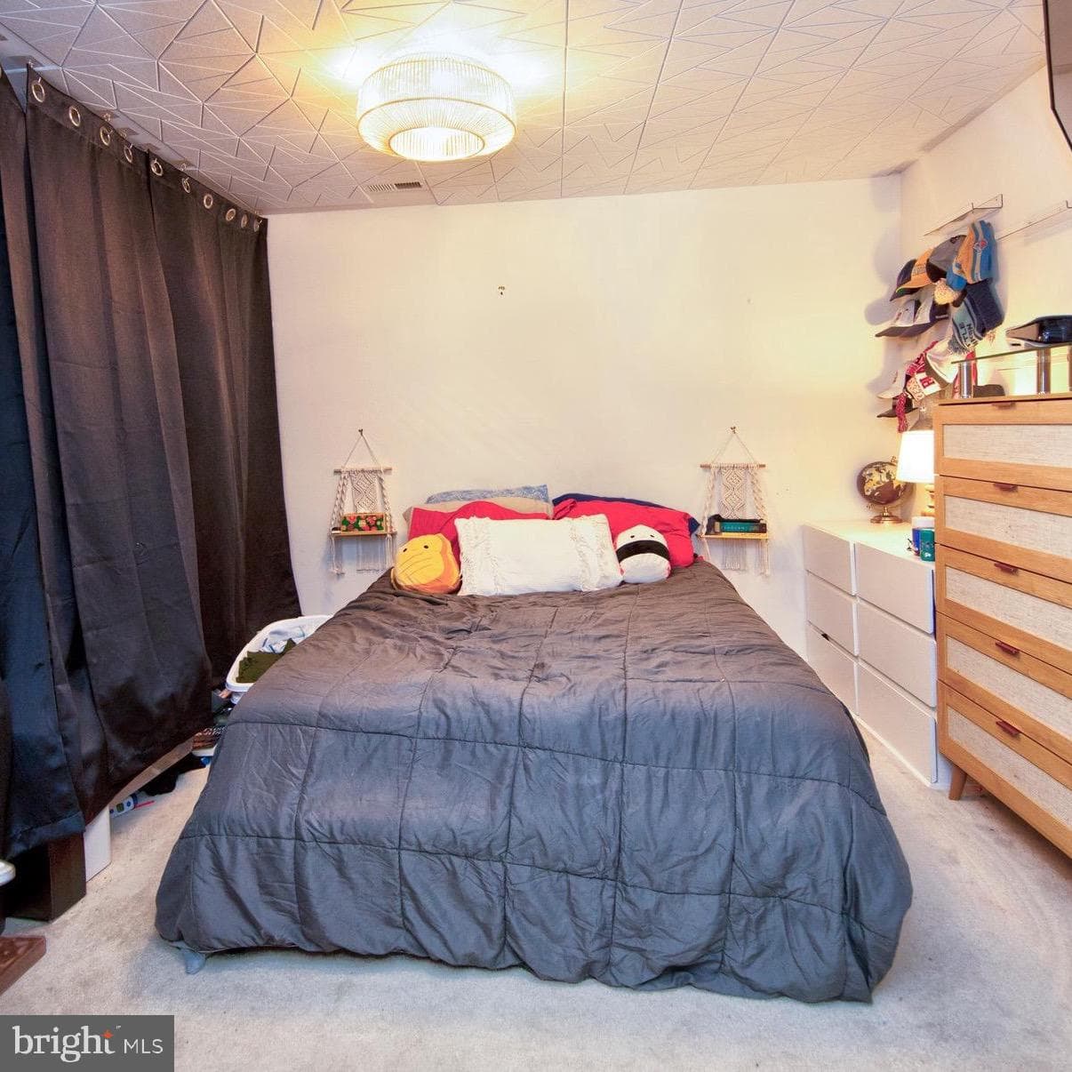 902 Scannell Court photo 30