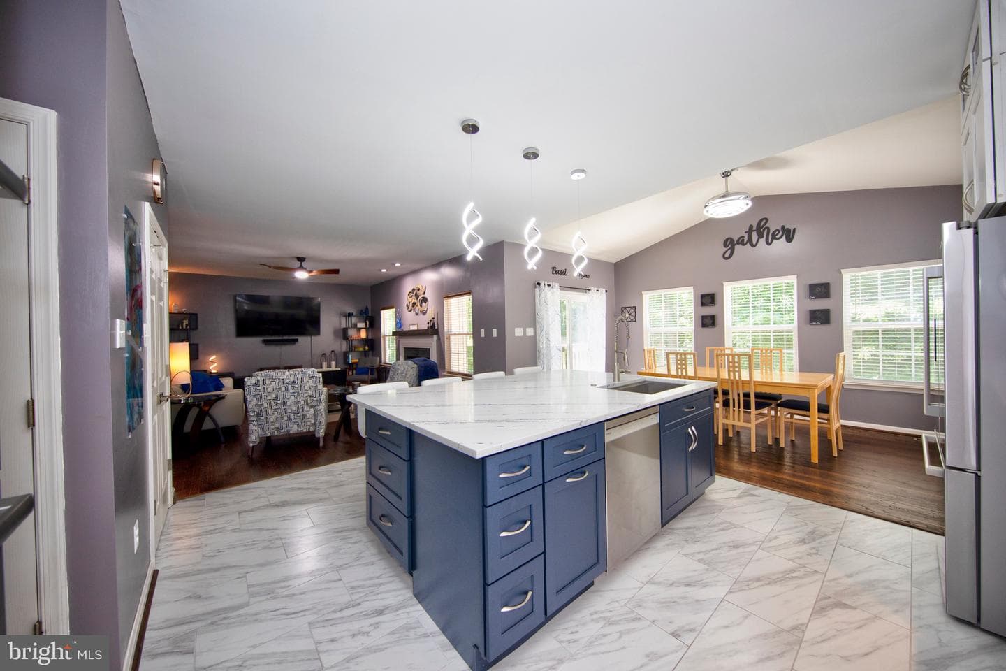 902 Scannell Court photo 6