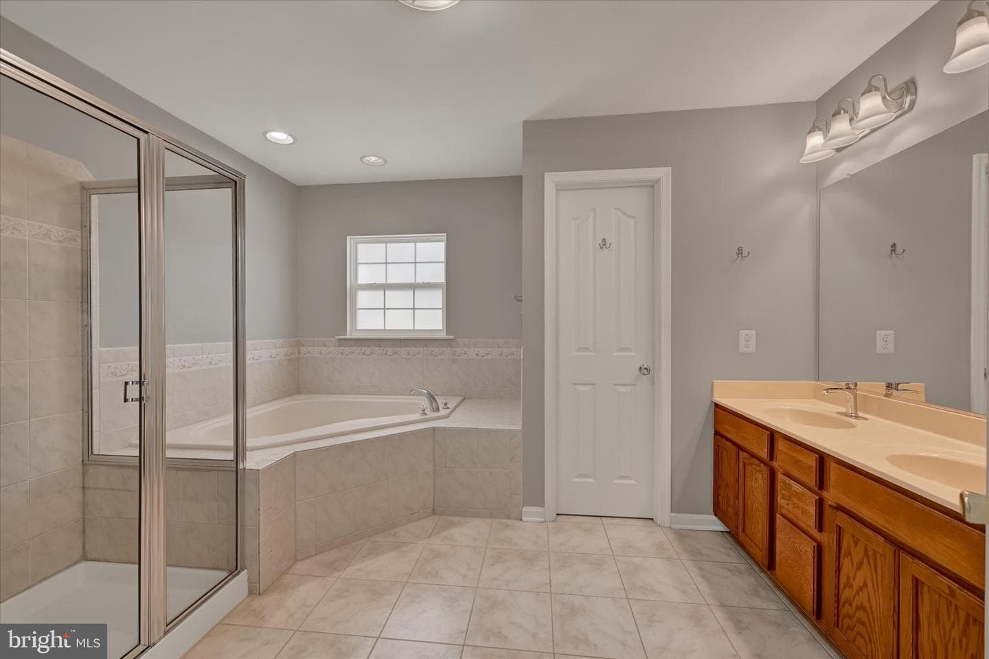 222 Oak Valley Drive photo 29