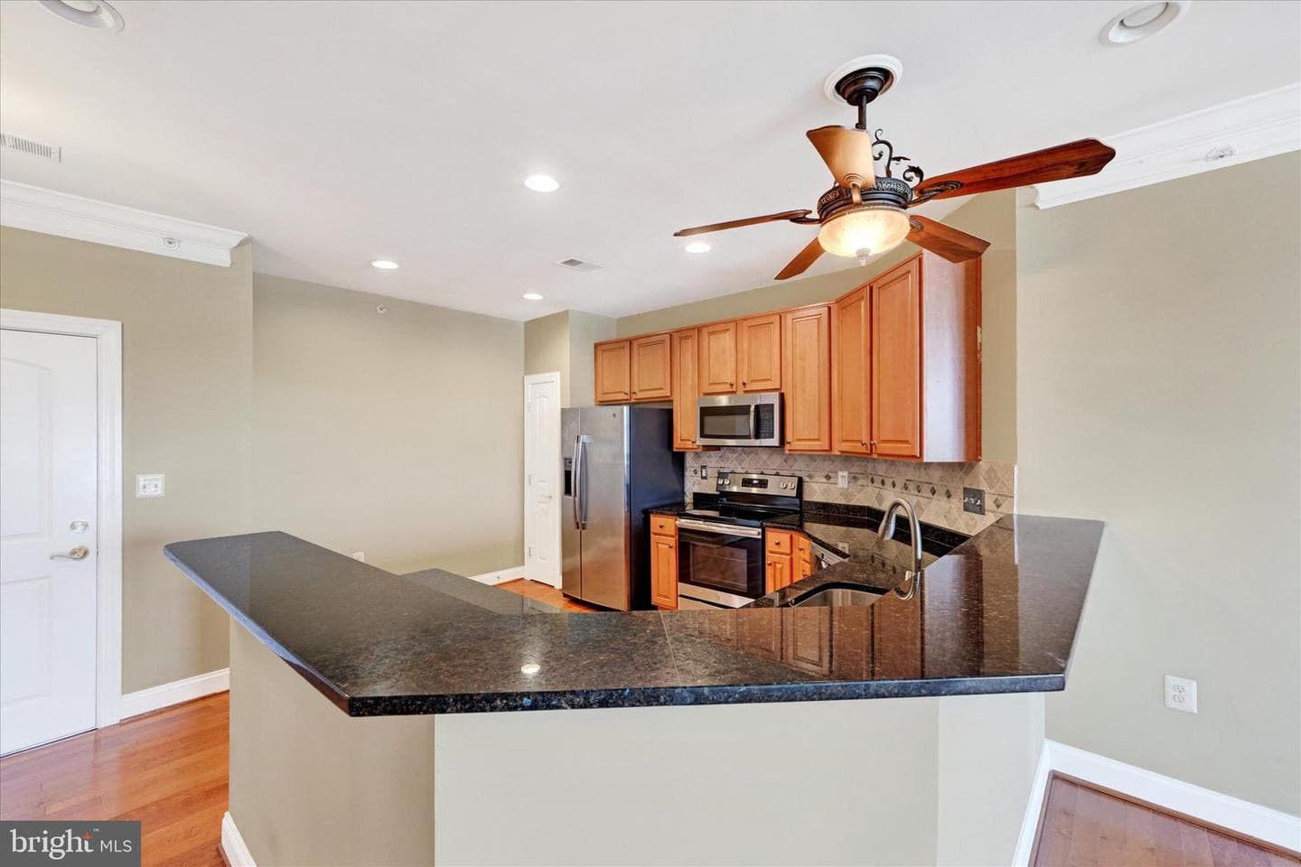 902 Macphail Woods Crossing #4j photo 11
